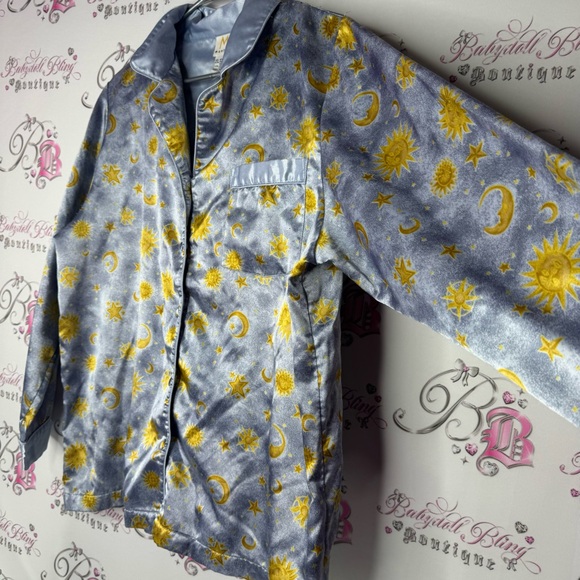 Mantles long sleeve silky satiny button up blue sun stars moon astrology sky π - Picture 3 of 8